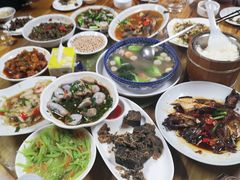 -芦茨金富饭庄·25年老字号·专做稻草鸡