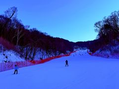 -亚布力新体委滑雪场