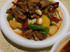 新疆大盘鸡-巴扎美食·新疆菜·西域歌舞表演餐厅(新疆大厦店)