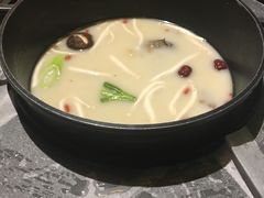 -三人行骨头王火锅(长寿店)