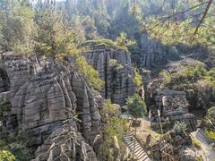 -梭布垭石林景区