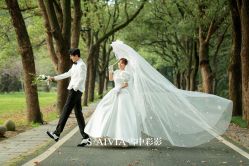 -雪中彩影婚纱摄影·微光艺术中心