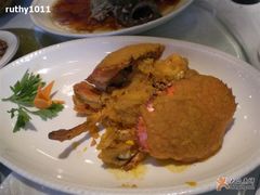 包着咸蛋黄的蟹-和记小菜(东方店)