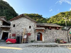 -高荡千年布依古寨旅游景区