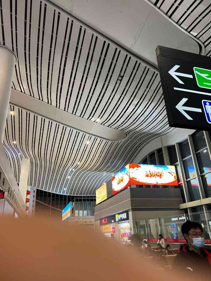 星巴克(兰州中川机场店)-"每次机场转乘最喜欢的地方. [服务铃].