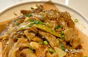 Sour Cabbage Stir-fried Biji Noodles