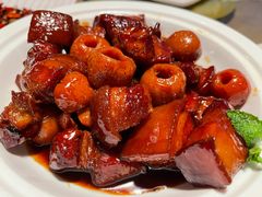 山楂红烧肉-山楂树融合菜餐厅