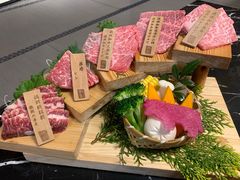 -山川小町·极番烧肉(新地假日广场店)