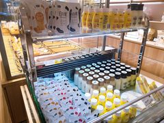 -顶东面包花园·生日蛋糕(世博店)