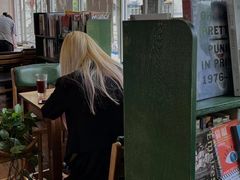 -麦田书店(国防路店)