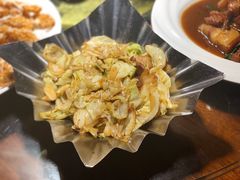 包菜炒肉-亚哈饭店(梅园新村小区店)
