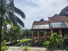-三亚湾海居铂尔曼度假酒店