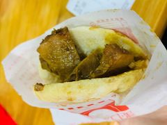 锅盔夹卤肉外-洞子口张老二凉粉(文殊院店)