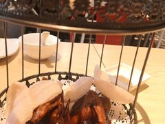秘制脆皮乳鸽-避风塘(百联东郊店)