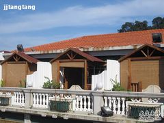 对面的海风海角房-娜娜度假小旅馆