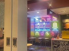 -麦当劳(汉口火车站候车室店)