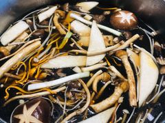 八珍养生菌汤锅-八珍玉食鸡煲·打边炉(印象城店)