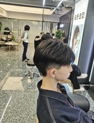 -藤野造型烫发染发