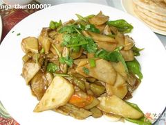 这个就是超级难吃的地三鲜-李连贵酒家熏肉大饼(昆明街店)