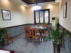 包厢-周老三跷脚牛肉·全牛火锅(非遗传承店)