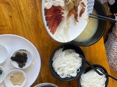 -桥香园过桥米线(国贸店)