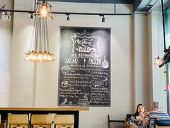 大堂-HELLO 27 意面·沙拉·帕尼尼