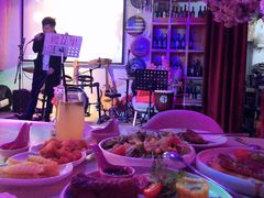 -樱花里音乐餐吧·牛扒椰子鸡(东圃店)
