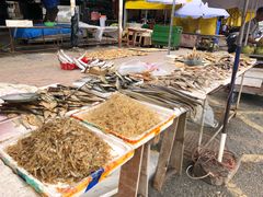 -霞涌市场海鲜摆卖区