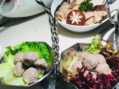 牛肉双丸拼盘-左庭右院鲜牛肉火锅(浦江欢乐颂店)