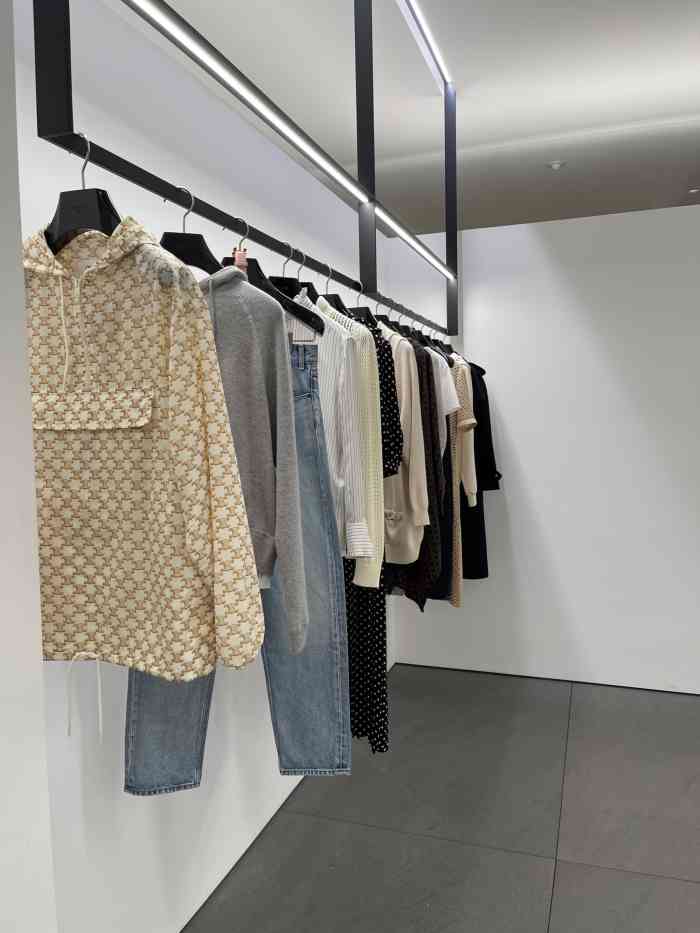 celine(恒隆广场店)-"无锡终于开celine 啦!从年前等到.