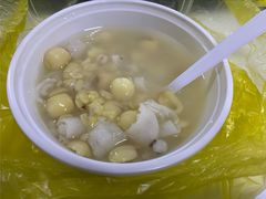 绿豆瓣拼莲子-黄记潮汕甜汤(贝底田坊店)