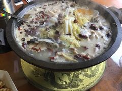 -临江餐馆二楼美食部落