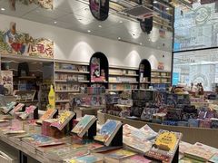 -钟书阁(群光广场店)