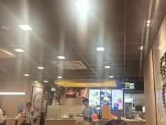 -麦当劳(轻轨曹杨路店)