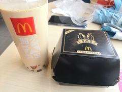 -麦当劳(展览路店)
