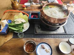 -三锅莊·牦牛肉火锅·香格里拉特色藏餐宴请餐厅(菱角塘路店)