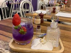 -FLOVIE FLORIST CAFE