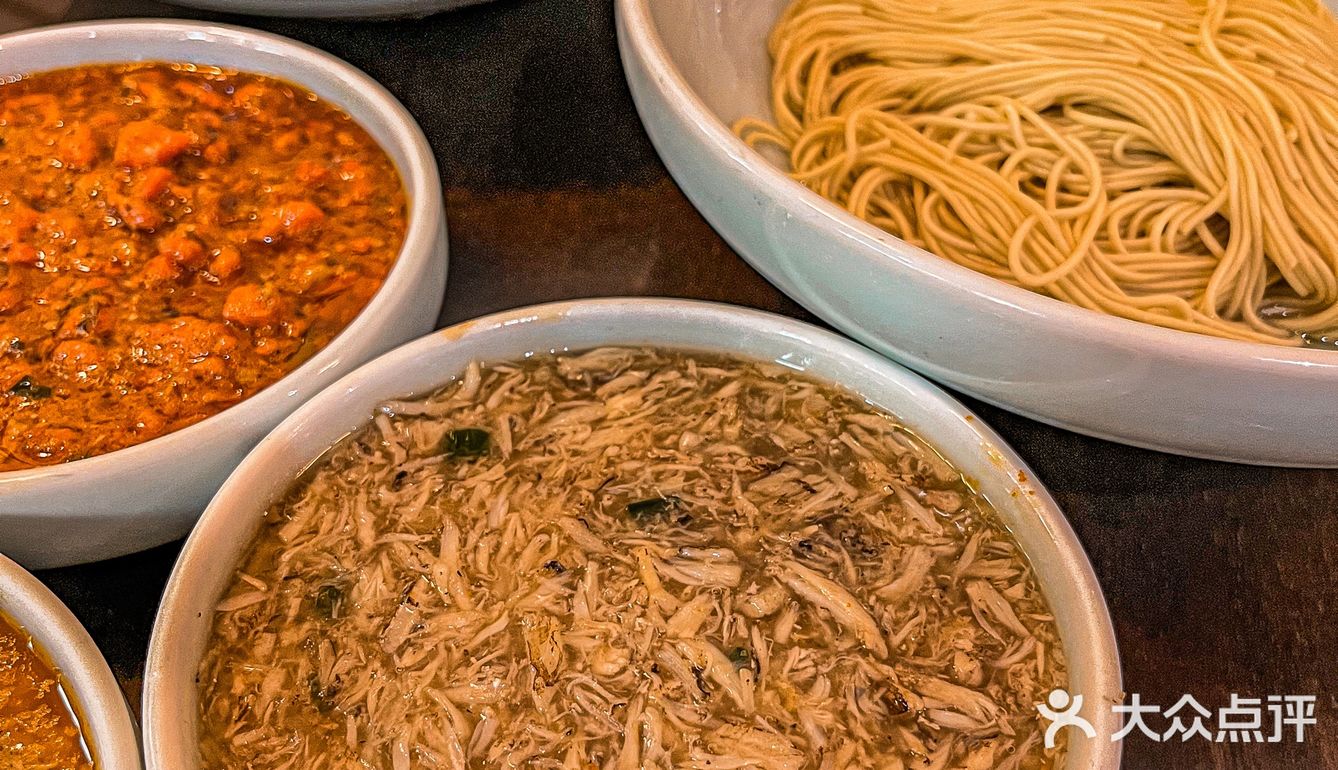 百年老字号｜沪上性价比超高的蟹黄面 来旅游必打卡美食地标！