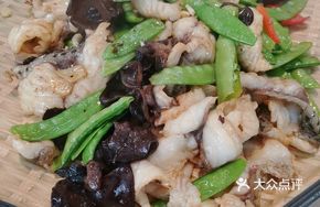 Water Chestnut and Black Fungus Stir-Fried Fish Fillets