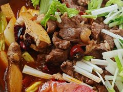 -周老三跷脚牛肉·全牛火锅(非遗传承店)