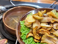 -阿山卓·野生菌火锅·纳西火塘烤肉