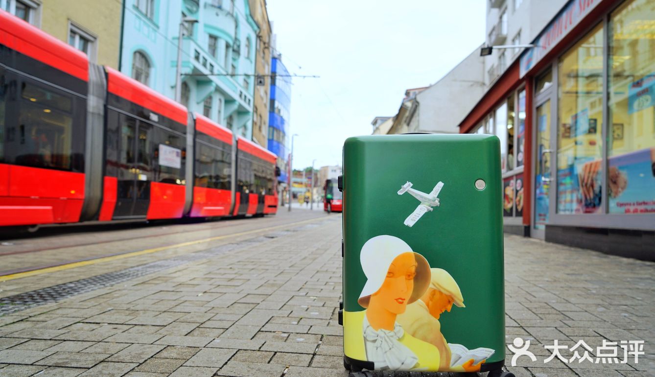 与布拉迪斯拉发老城超搭的复古风旅搭好物