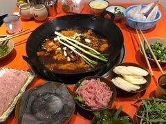 -周幺妹重庆老火锅(银泰城总店)
