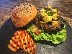 -HIGH FIVE哈福手工汉堡(桂林路店)