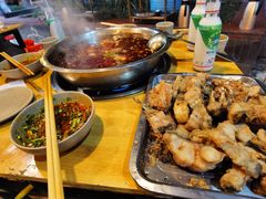 炸过的鱼摆摆-肖肖酸萝卜鱼火锅(总店)