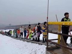 -采薇庄园四季滑雪场