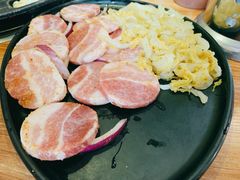 烤招牌厚切鲜猪五花-小米烤肉-泥炉炭烤(常营店)