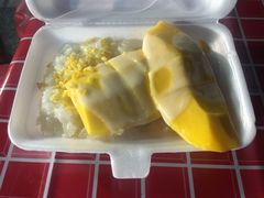 -芒果糯米饭摊子