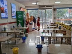大堂-凤张螺蛳粉·爽口粉(跃进路总店)