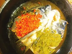 -阿瓦山寨·湘菜现炒·剁椒鱼头王(咸阳总店)